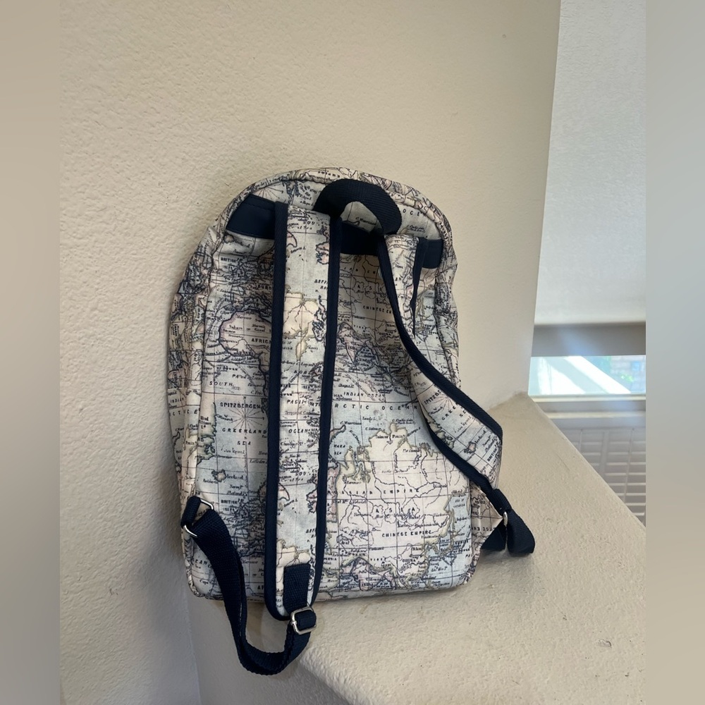 TYPO World Map‎ Backpack - Picture 6 of 8